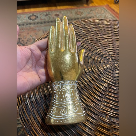 Gold henna hand statue with white 👁️🌖 motifs. - Picture 4 of 5